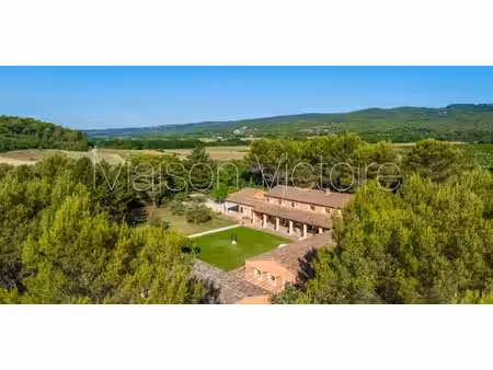 maison contemporaine avec piscine et jardin roussillon (84)