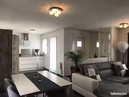 t2 meublé avec grande terrasse – résidence récente