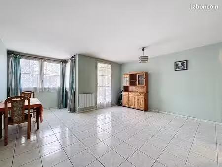 appartement 3 pièces 64 m²