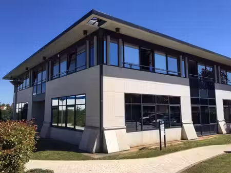 location local d’activités trappes 78190 795m²
