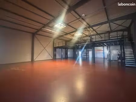 local 520 m² ville la grand