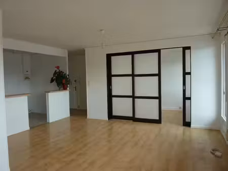 location appartement 5 pièces 67 m² à clermont-ferrand (63000)  700 €