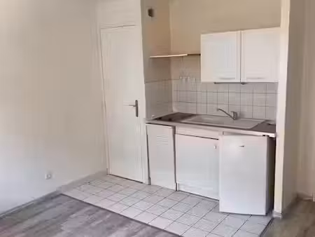 location appartement 1 pièce 28 m² à lille (59000)  560 €