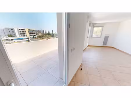 t3 - terrasse et parking