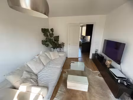 location meublée appartement 2 pièces 48 m² à pantin (93500)  1 490 €