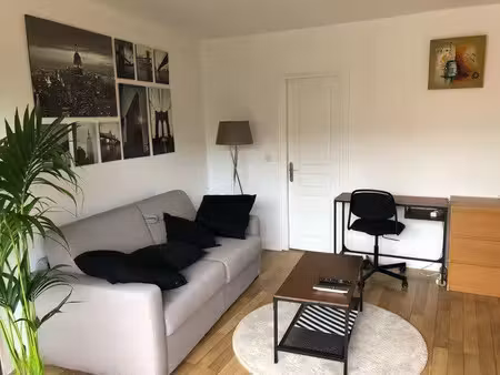 location meublée appartement 1 pièce 27 m² à suresnes (92150)  995 €