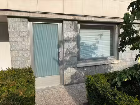 espace de bureau polyvalent avec potentiel