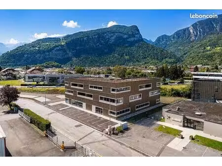 commerces neufs en rdc surfaces modulables de 46 m² à 227 m² & bureaux à partir de 99 m² e