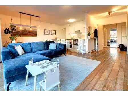 souverain apt meublé 2chbres + terrasse + poss pkg