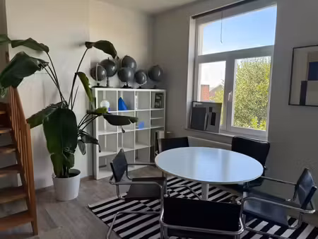 duplex-penthouse design meublé – quartier européen