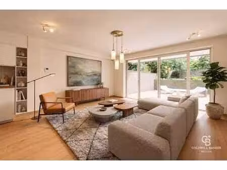 rez (+-43m²) avec grand jardin (+-300m²) / 2 pas du bois de