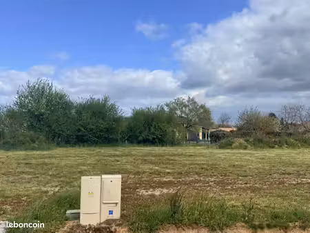 terrain 713 m² tecou