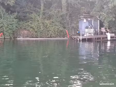rive en bordure de l'eau non constructible