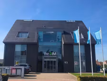 instapklare kantoorruimte van 396 m² nabij de e40 te aalter