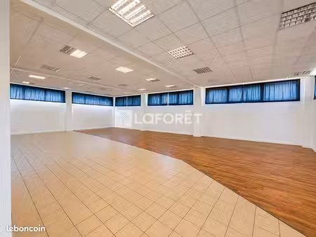 local 708 m² barby