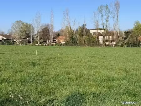 terrain à bâtir de 725 m² à albi (81)