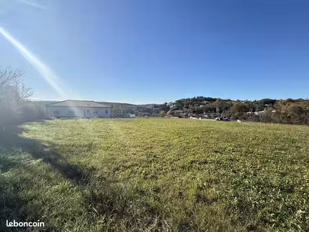 terrain à bâtir de 700 m² à realmont (81)