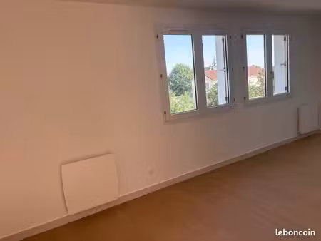 studio idéalement situé 24 m2 avec parking