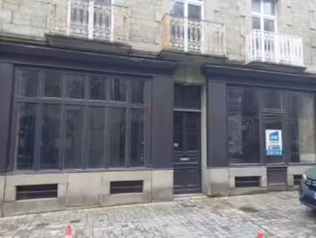location bureaux et commerces à fougères (35300) : à louer / 67m² fougères