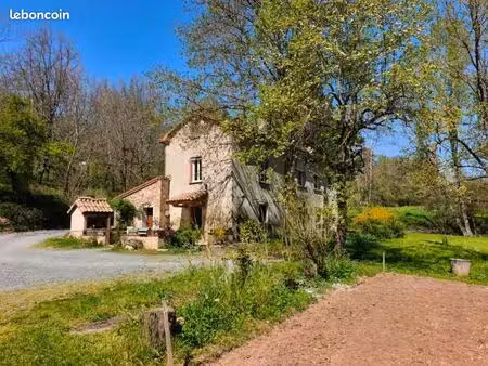 belle maison ancienne de 327 m² 3 chambres terrain de 3990 m² - idéal artisan