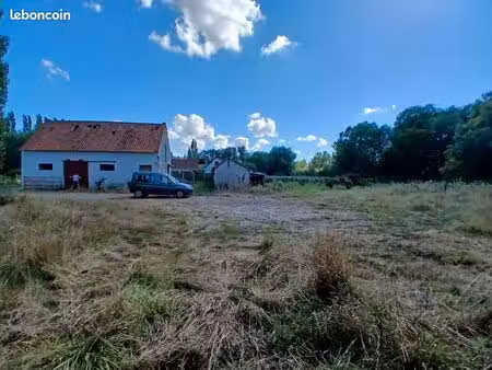 terrain avec dépendances
