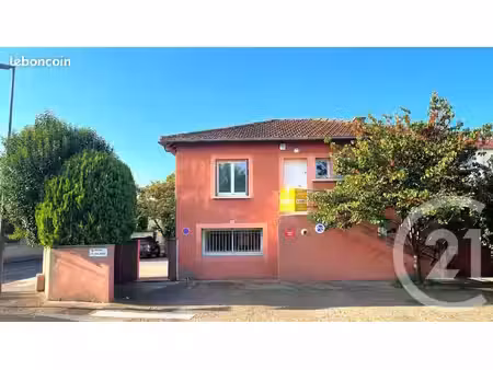 maison 10 pièces 212 m²