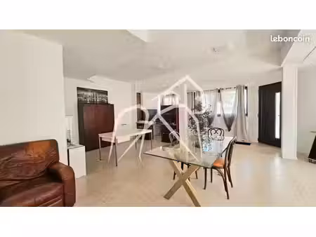 immeuble 12 pièces 198 m²