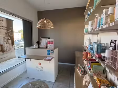 local commercial à louer – 83 m²
