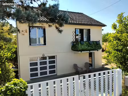 pavillon individuel rénové – 120m² dont 80 m² habitable – saint-léomer (86)