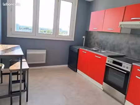 3 chambres. parking prive  74m2
