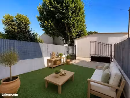aix - t2 en duplex rénové - entrée privative - pas de vis à vis  au calme  proche des comm