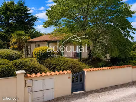 maison sur sous-sol semi enterré - proche commodités et bus à pied