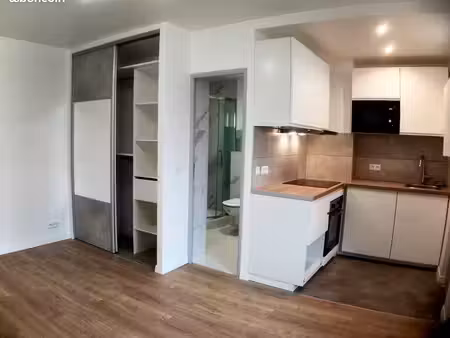 appartement rénové à neuf et cuisine équipée