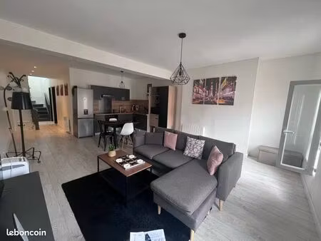 triplex meublé 69 m² - 2 chambres - hyper centre libourne