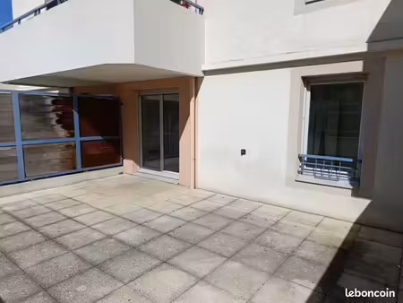 appartement t2 + terrasse + garage