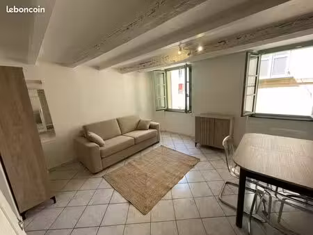 loue studio meublé 31m2   rue des riaux à toulon