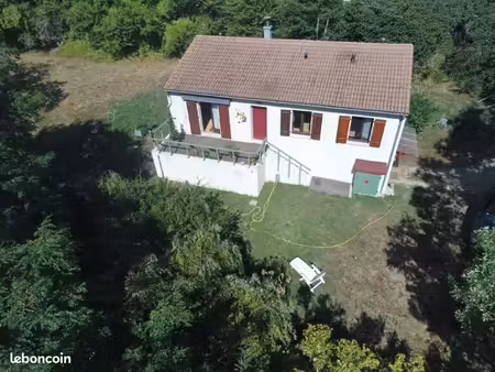 pavillon sur sous-sol situé dans un endroit magnifique prés du clain