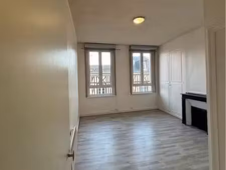 appartement centre-ville bernay 360 euros