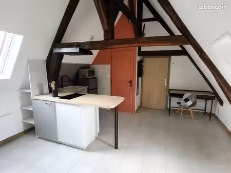à louer – studio meublé entièrement rénové – 15 5 m² habitables (22 m² au sol)