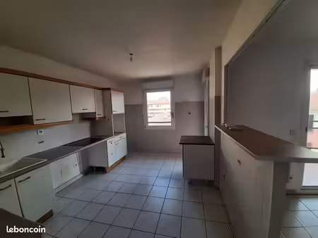 loue t3 peage de roussillon