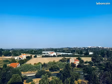 superbe studio meublé rénové à neuf