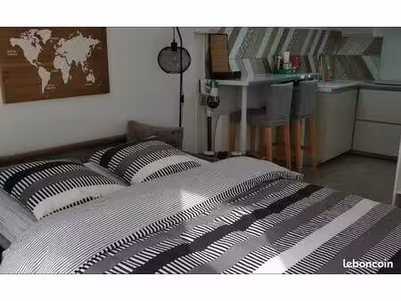 studio meublé avec climatisation  extérieur et parking
