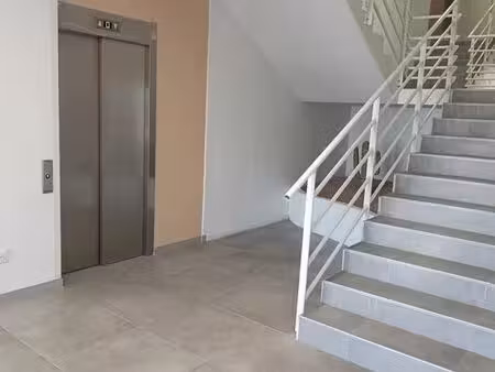 bureaux 85 m² saint-étienne-du-bois