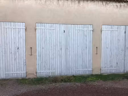 garage/box nevers