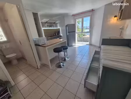 studio meublé et parking