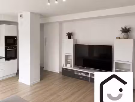 studio 2 pièces 50 m²