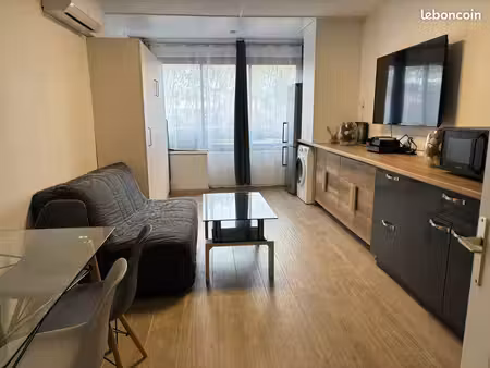 studio meuble proche commodites