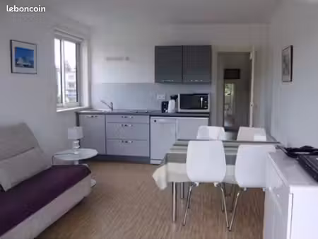 location studio meublé