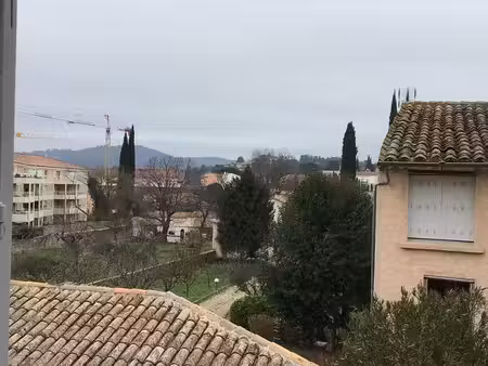particulier loue joli t3 avec garage vidauban