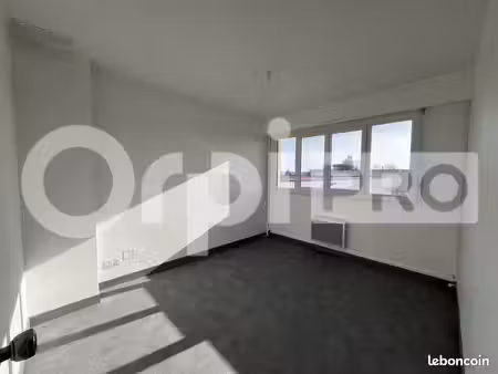 bureau 45 m²